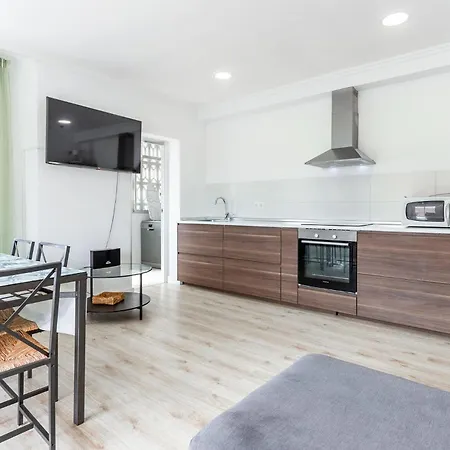 Apartment 3 Bedroom Awesome In