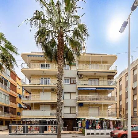 Apartment 3 Bedroom Awesome In *